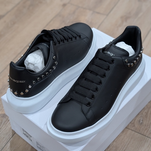$860 Mens Alexander McQueen Studded Leather Sneakers Black 45 US 12
